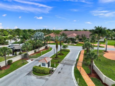 Beautiful landscaped . Large granite bar for wonderful outdoor on St. Lucie Trail Golf Club in Florida - for sale on GolfHomes.com, golf home, golf lot
