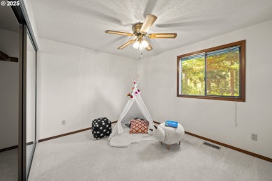Discover comfort in this ideal Fairview end-unit condo, set on  in Oregon - for sale on GolfHomes.com, golf home, golf lot