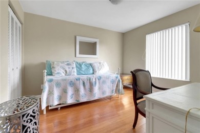Welcome to this charming 2-bedroom, 2-bath condo located in the on Grey Oaks Golf and Country Club in Florida - for sale on GolfHomes.com, golf home, golf lot
