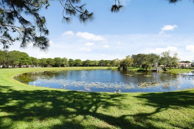 Beautiful and spacious first-floor 2 bedroom, 2 bath condo on The Golf Club of Jupiter in Florida - for sale on GolfHomes.com, golf home, golf lot