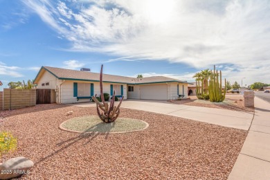 Ahwatukee! South Mountain Views! This 3 bedroom home offers an on Ahwatukee Country Club in Arizona - for sale on GolfHomes.com, golf home, golf lot