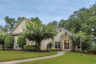 Come see this luxurious 4-bedrm, 3.5-bath home with a side load on Maumelle Golf and Country Club in Arkansas - for sale on GolfHomes.com, golf home, golf lot