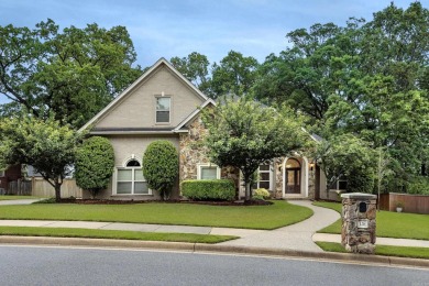 Come see this luxurious 4-bedrm, 3.5-bath home with a side load on Maumelle Golf and Country Club in Arkansas - for sale on GolfHomes.com, golf home, golf lot