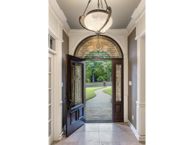 Come see this luxurious 4-bedrm, 3.5-bath home with a side load on Maumelle Golf and Country Club in Arkansas - for sale on GolfHomes.com, golf home, golf lot