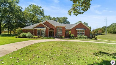Welcome to 6616 Lakeridge Drive in Texarkana, TX! This spacious on Northridge Country Club in Texas - for sale on GolfHomes.com, golf home, golf lot