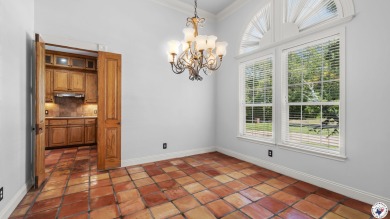Welcome to 6616 Lakeridge Drive in Texarkana, TX! This spacious on Northridge Country Club in Texas - for sale on GolfHomes.com, golf home, golf lot