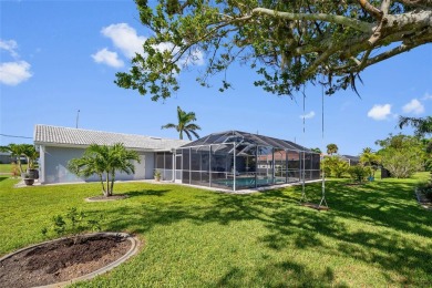 PUNTA GORDA ISLES!! WELL MAINTAINED 2 BEDROOM, 2BATH, 2 CAR on Saint Andrews South Golf Club in Florida - for sale on GolfHomes.com, golf home, golf lot