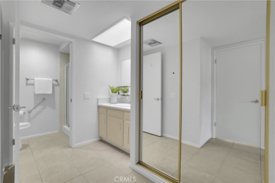 A Turn-key Castilla unit that is now ready for a new owner. This on Leisure Village Par 3 Golf Course in California - for sale on GolfHomes.com, golf home, golf lot