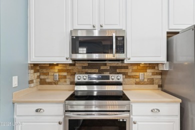 Located in Bluffton's desirable Pinecrest community, this home on Pinecrest Golf Course in South Carolina - for sale on GolfHomes.com, golf home, golf lot