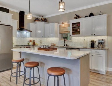 Welcome to this beautifully updated 3-bedroom, 2-bath home on Diamondhead Golf and Country Club in Arkansas - for sale on GolfHomes.com, golf home, golf lot