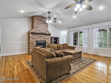 All brick,1969 sq ft 3 bedroom 2 bath on 1.28 acres with a park on Deer Creek Golf Club in Tennessee - for sale on GolfHomes.com, golf home, golf lot