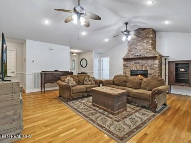 All brick,1969 sq ft 3 bedroom 2 bath on 1.28 acres with a park on Deer Creek Golf Club in Tennessee - for sale on GolfHomes.com, golf home, golf lot