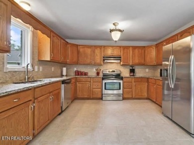 All brick,1969 sq ft 3 bedroom 2 bath on 1.28 acres with a park on Deer Creek Golf Club in Tennessee - for sale on GolfHomes.com, golf home, golf lot
