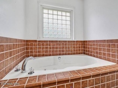 All brick,1969 sq ft 3 bedroom 2 bath on 1.28 acres with a park on Deer Creek Golf Club in Tennessee - for sale on GolfHomes.com, golf home, golf lot