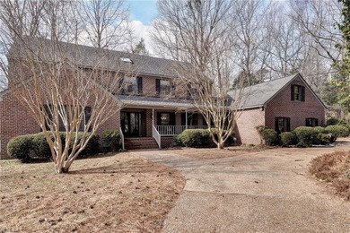 Lovely traditional brick home in the heart of Ford's Colony on Fords Colony Country Club in Virginia - for sale on GolfHomes.com, golf home, golf lot