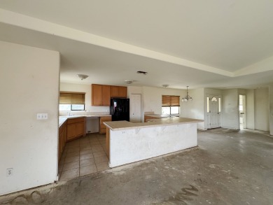 Spacious, single-story, 3 bedroom, 2 bath home with lots of on Waikoloa Village Golf Club in Hawaii - for sale on GolfHomes.com, golf home, golf lot