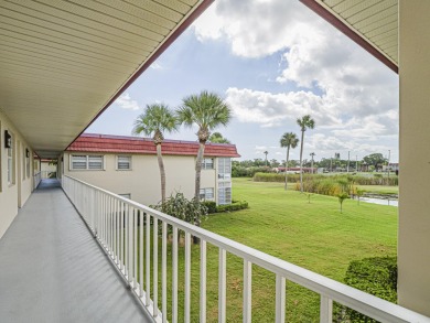 Turn-key 1BR/1.5BA in Vista Royale, Vero's most active 55+ on The American Golf Club in Florida - for sale on GolfHomes.com, golf home, golf lot