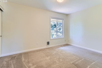 End-unit townhouse with unbeatable golf course lot! With an on Rock Creek Country Club in Oregon - for sale on GolfHomes.com, golf home, golf lot
