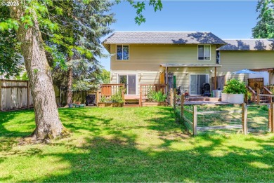 End-unit townhouse with unbeatable golf course lot! With an on Rock Creek Country Club in Oregon - for sale on GolfHomes.com, golf home, golf lot