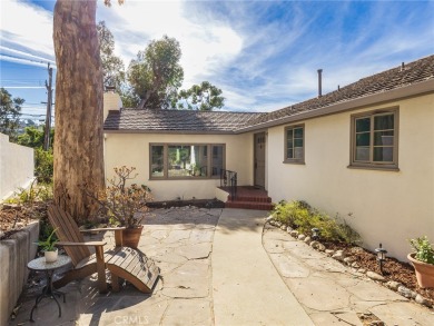 You're going to love this charming one level home located in the on Palos Verdes Golf Club in California - for sale on GolfHomes.com, golf home, golf lot