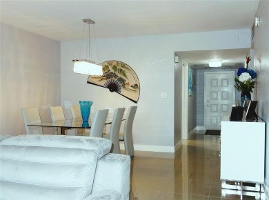 Beautifully updated top-floor 2/2 condo on Palm Aire's Oaks Lane on Palm-Aire Country Club and Resort - Palms in Florida - for sale on GolfHomes.com, golf home, golf lot