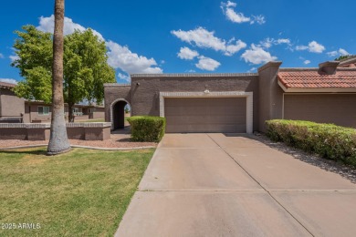 This is the largest townhome in Sun Lakes! 2 bed 2 bath home on Cottonwood Country Club in Arizona - for sale on GolfHomes.com, golf home, golf lot