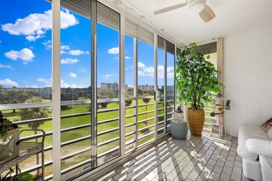Stunning and bright 3BR/2BA condo with spacious rooms and on Palm-Aire Country Club and Resort - The Oaks in Florida - for sale on GolfHomes.com, golf home, golf lot