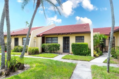 FIXER UPPER. Freshly painted and all carpet removed, it's now on Bradenton Country Club in Florida - for sale on GolfHomes.com, golf home, golf lot