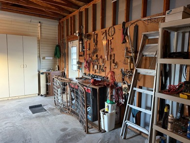 Priced to sell at $38,500, monthly lot rent is $1248 on Pine Lakes Country Club in Florida - for sale on GolfHomes.com, golf home, golf lot