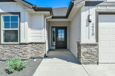 The Mirage by Pioneer Homes, charming single level home with a on Hunters Point Golf Club in Idaho - for sale on GolfHomes.com, golf home, golf lot