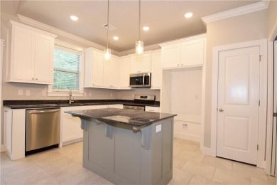 Welcome home to Bella Vista, just minutes from Lake Loch Lomond! on Bella Vista Country Club - Highlands in Arkansas - for sale on GolfHomes.com, golf home, golf lot