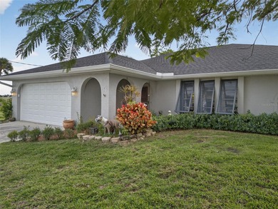 TURN KEY! CHARMING 3 BEDROOM, 2 BATH, 2-CAR GARAGE HOME, FENCED on Rotonda Golf and Country Club The Palms Course in Florida - for sale on GolfHomes.com, golf home, golf lot