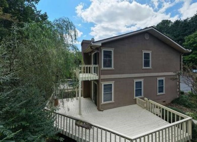 Welcome to this beautifully renovated townhome offering a on  in Georgia - for sale on GolfHomes.com, golf home, golf lot