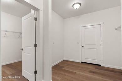 The Jasper has a welcoming interior with impressive vaulted on Prairie Falls Golf Club in Idaho - for sale on GolfHomes.com, golf home, golf lot