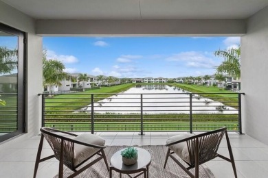 Brand new, never lived in luxury home on the absolute best long on Boca Raton Municipal Golf Course in Florida - for sale on GolfHomes.com, golf home, golf lot