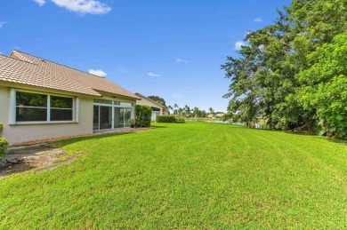 Beautiful one-story spacious stucco Villa w/ 15 ft ceilings on Aberdeen Golf and Country Club in Florida - for sale on GolfHomes.com, golf home, golf lot