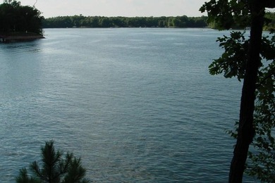 Lake Arrowhead Lake Access Homesite! Centered between Lake on Lake Arrowhead Golf Course - The Lakes in Wisconsin - for sale on GolfHomes.com, golf home, golf lot