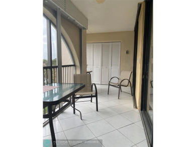 REDUCED TO SELL!! A MUST SEE! VERY WELL MAINTAINED 2 BEDROOMS 2 on Inverrary Country Club in Florida - for sale on GolfHomes.com, golf home, golf lot