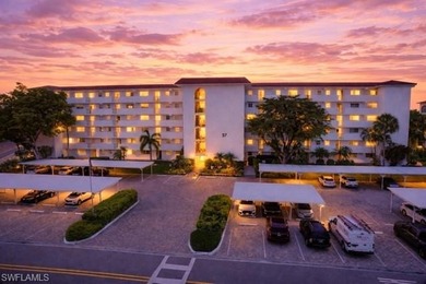 Breathtaking sunsets and immediate golf memberships for 2 are on High Point Country Club in Florida - for sale on GolfHomes.com, golf home, golf lot