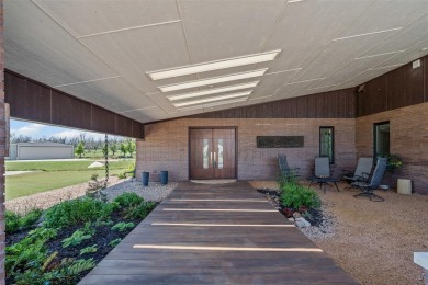 AMAZING MID-CENTURY MODERN HOME in Pecan Plantation's newer on Pecan Plantation Country Club in Texas - for sale on GolfHomes.com, golf home, golf lot