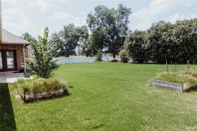 Beautiful Home in Windmill Ridge - Welcome to this stunning 2506 on Shawnee Country Club in Oklahoma - for sale on GolfHomes.com, golf home, golf lot