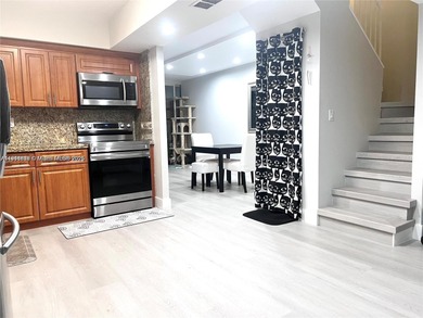 AVENTURA VILLA DORADA 3 BEDS 2.5 BATHS Corner & Spacious on Turnberry Isle Resort and Club in Florida - for sale on GolfHomes.com, golf home, golf lot