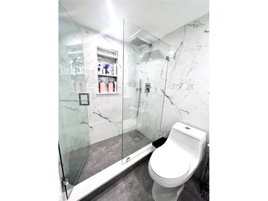 AVENTURA VILLA DORADA 3 BEDS 2.5 BATHS Corner & Spacious on Turnberry Isle Resort and Club in Florida - for sale on GolfHomes.com, golf home, golf lot