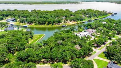 This exceptional 1.853-acre estate lot offers 300 feet of on Pinnacle Golf and Boat Club in Texas - for sale on GolfHomes.com, golf home, golf lot