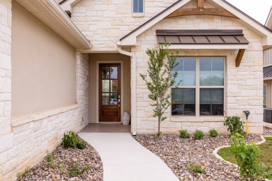 Pristine garden home has perfect SE exposure off the large on The Club At Comanche Trace in Texas - for sale on GolfHomes.com, golf home, golf lot