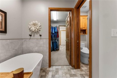 Absolutely amazing one-level living in The Wilds Golf Course on The Wilds Golf Club in Minnesota - for sale on GolfHomes.com, golf home, golf lot