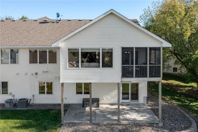 Absolutely amazing one-level living in The Wilds Golf Course on The Wilds Golf Club in Minnesota - for sale on GolfHomes.com, golf home, golf lot