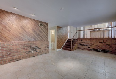 Feel the love in this beautifully maintained tri-level home on Apple Orchard Golf Course in Illinois - for sale on GolfHomes.com, golf home, golf lot