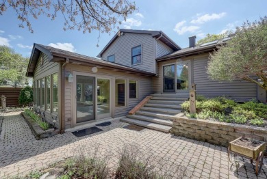 Feel the love in this beautifully maintained tri-level home on Apple Orchard Golf Course in Illinois - for sale on GolfHomes.com, golf home, golf lot