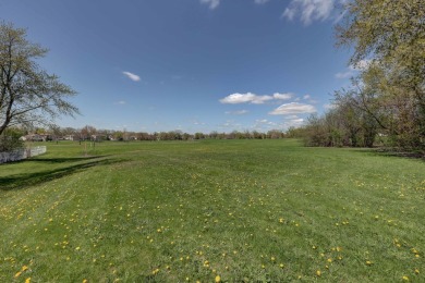 Feel the love in this beautifully maintained tri-level home on Apple Orchard Golf Course in Illinois - for sale on GolfHomes.com, golf home, golf lot